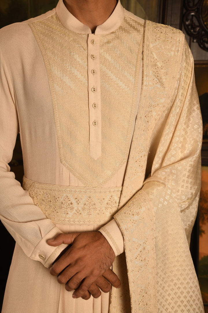 Maharaja Ivory Anarkali Sherwani: A Masterpiece Of Contrast And Luxury