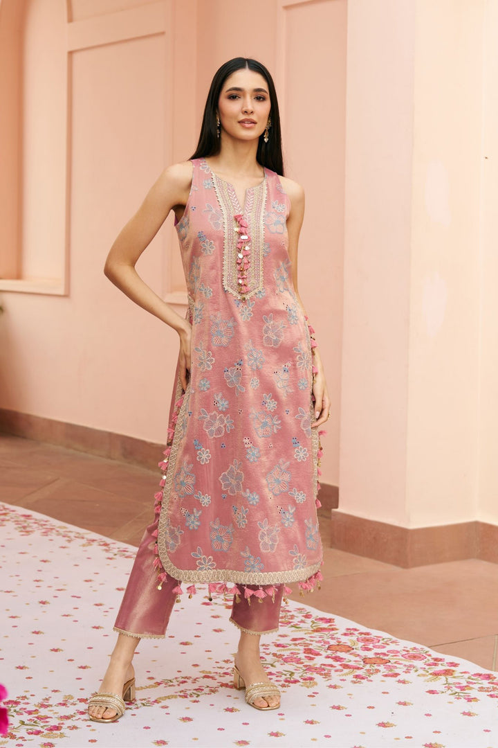 Gulkar Tissue Light Pink Kurta Set