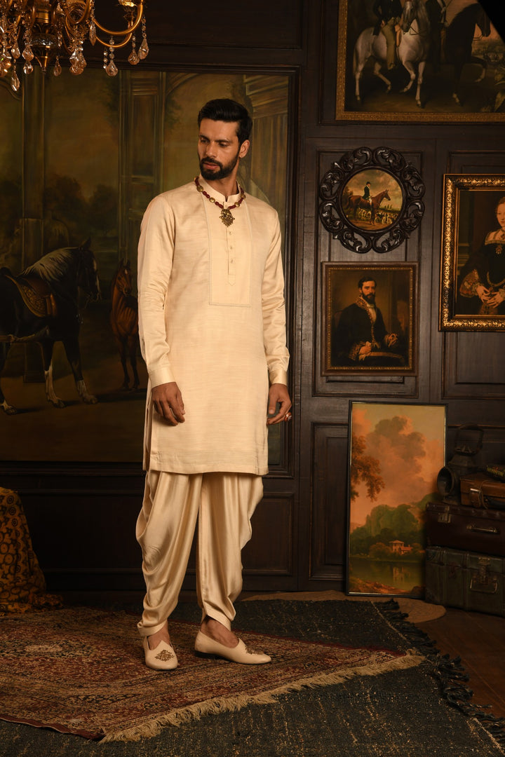 Mughal Tapestry: The Rose Gold Heirloom Sherwani Of Timeless Elegance