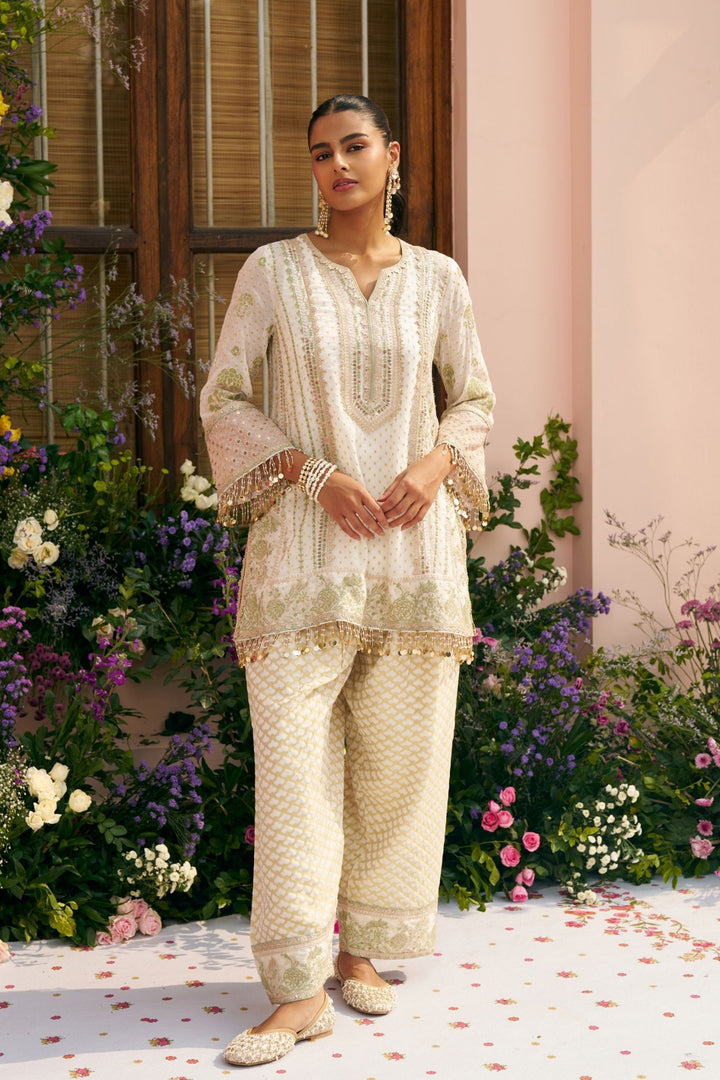 Banarsi Panchi Off White Kurta Set