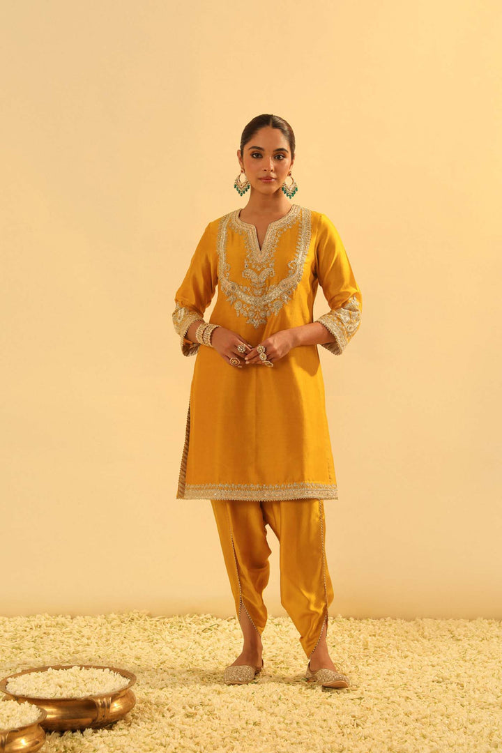 Aashna - Short Kurta With Dhoti