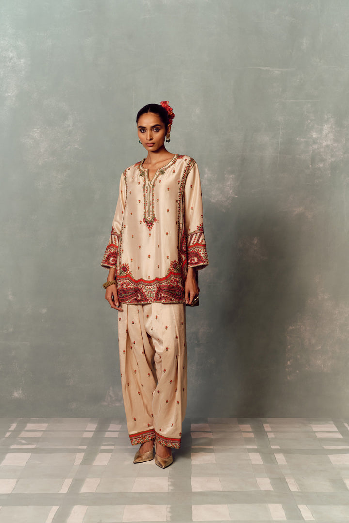 Kashida Lumière Kurta And Salwar Set