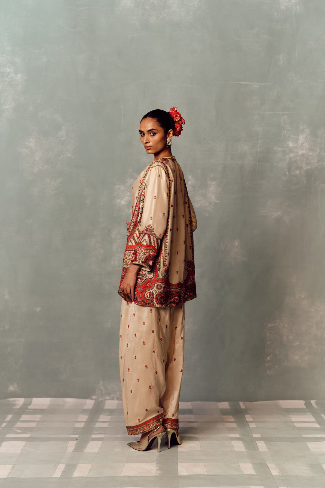 Kashida Lumière Kurta And Salwar Set
