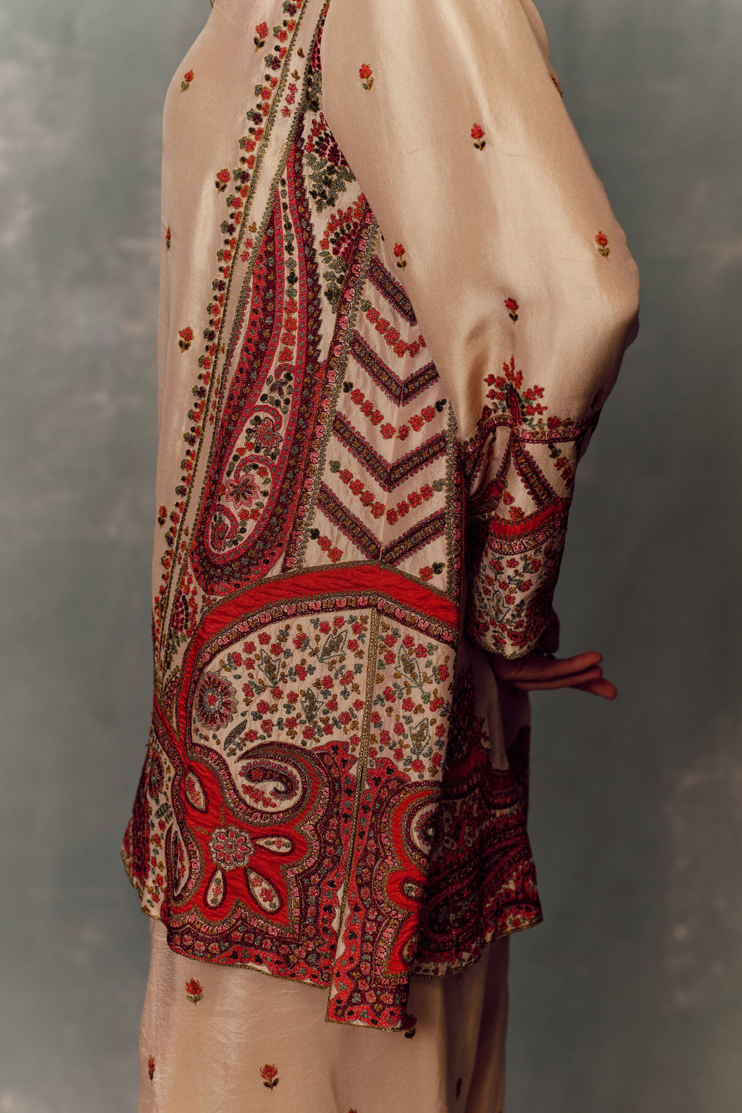 Kashida Lumière Kurta And Salwar Set