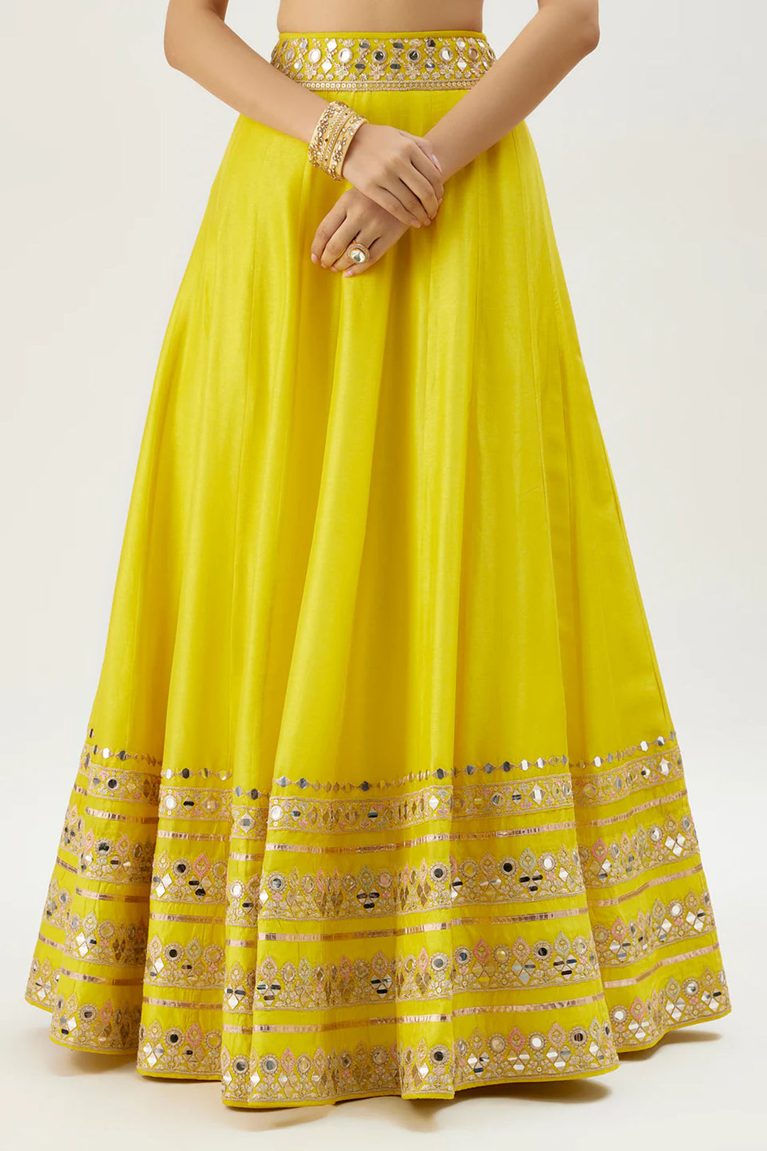 Maanyata Lehenga Set