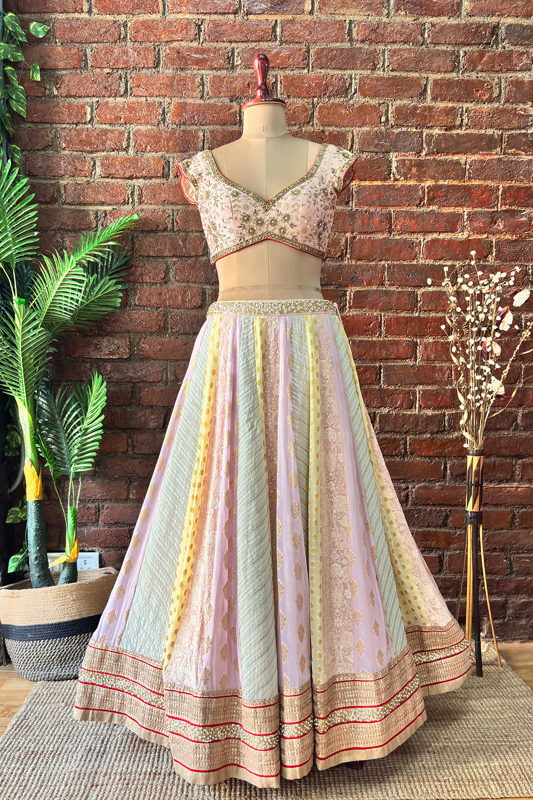 Multipanel Sharmily Lehenga Set