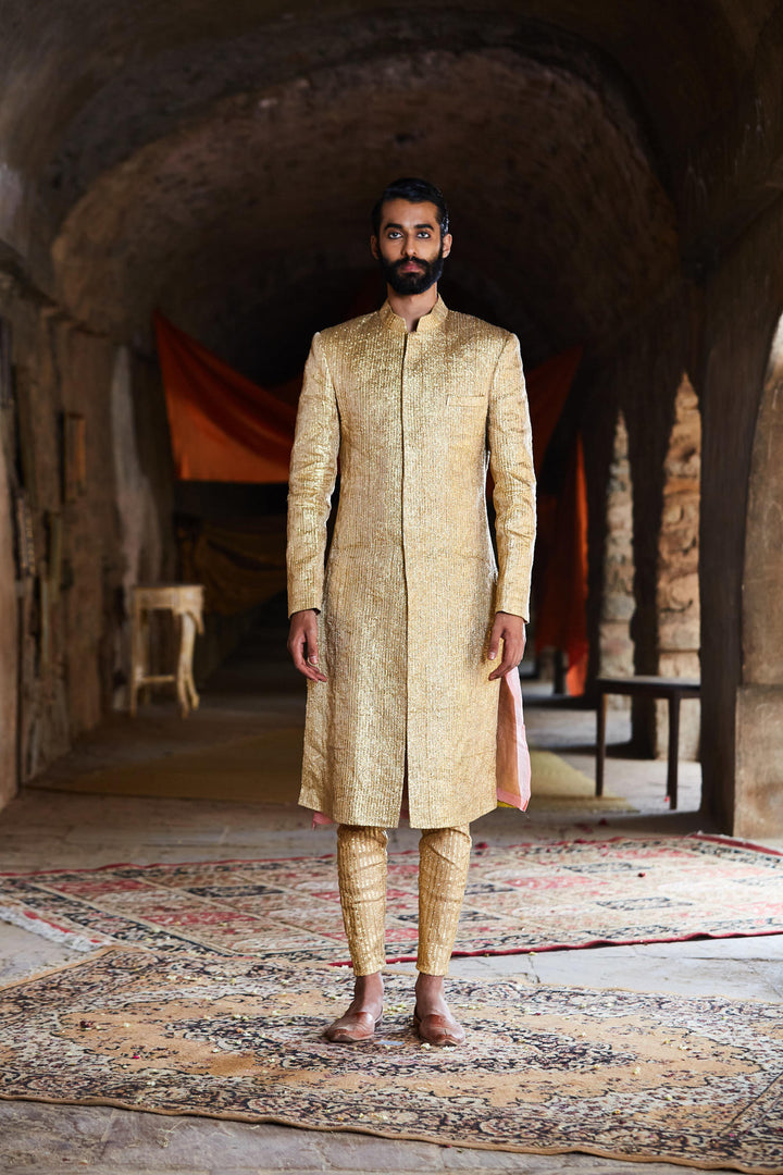 Akbar Sherwani Set