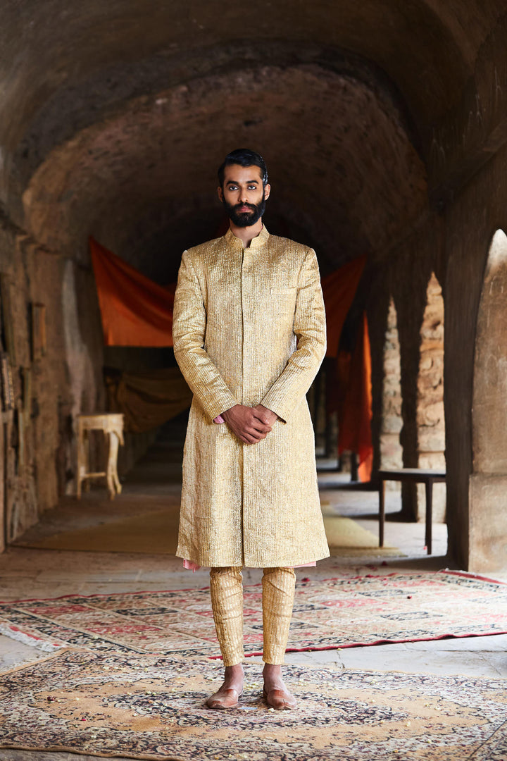 Akbar Sherwani Set