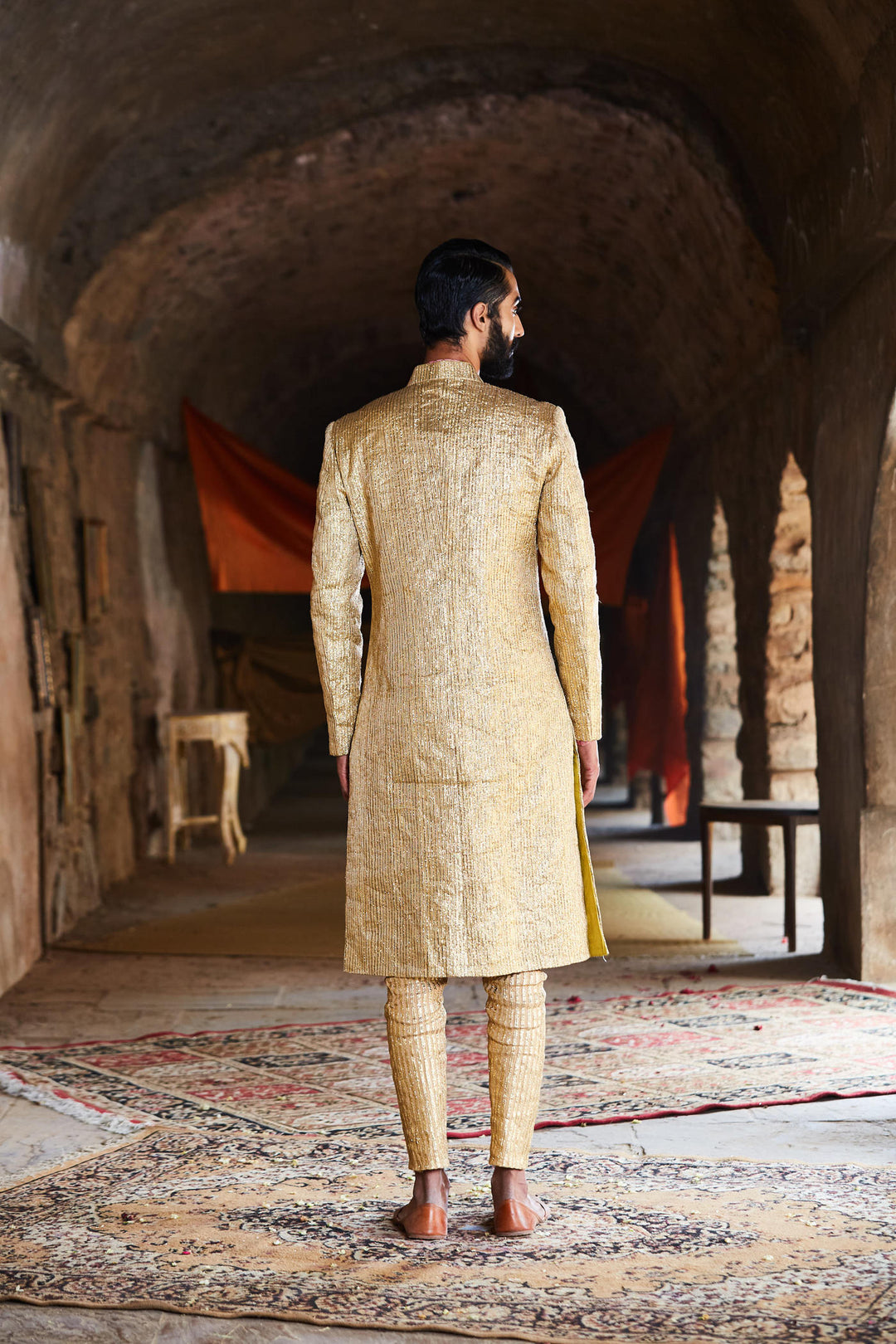 Akbar Sherwani Set