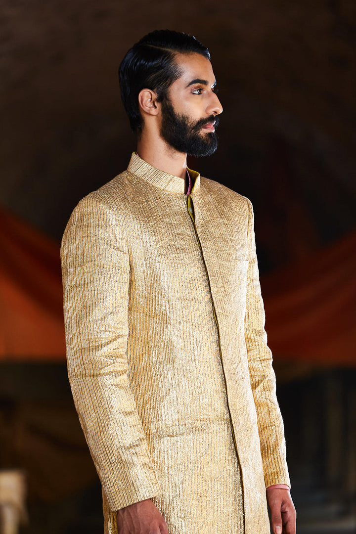 Akbar Sherwani Set
