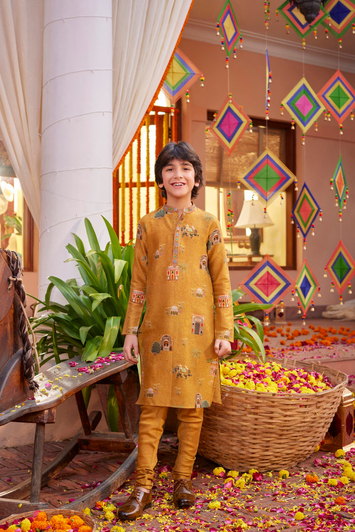 Ahren Kurta Set