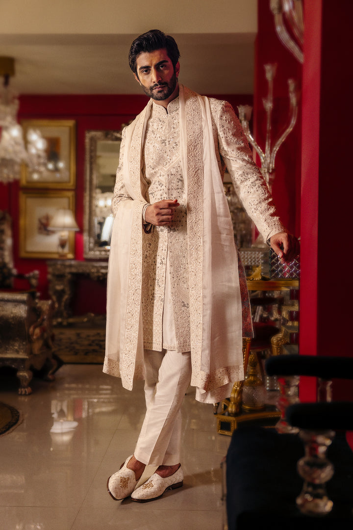Taaren Sherwani