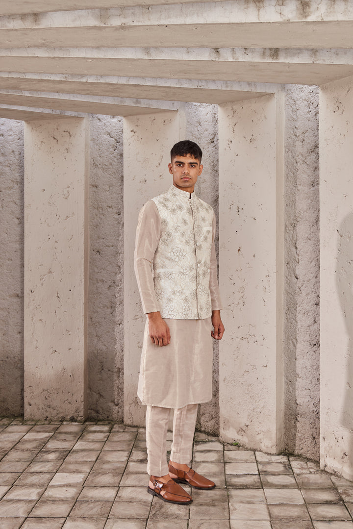 Zari Cotton Kurta Set With Ivory Silk Bandi