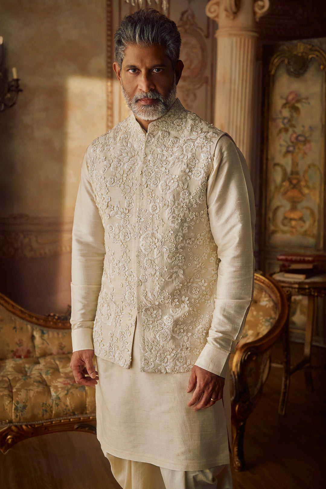 Champagne Three- Dimensional Bundi Set