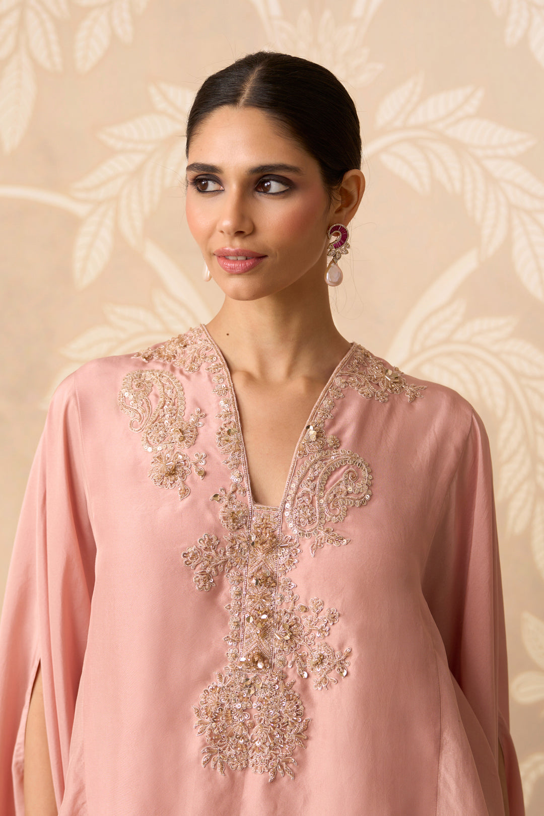 Mehraab Cape Set