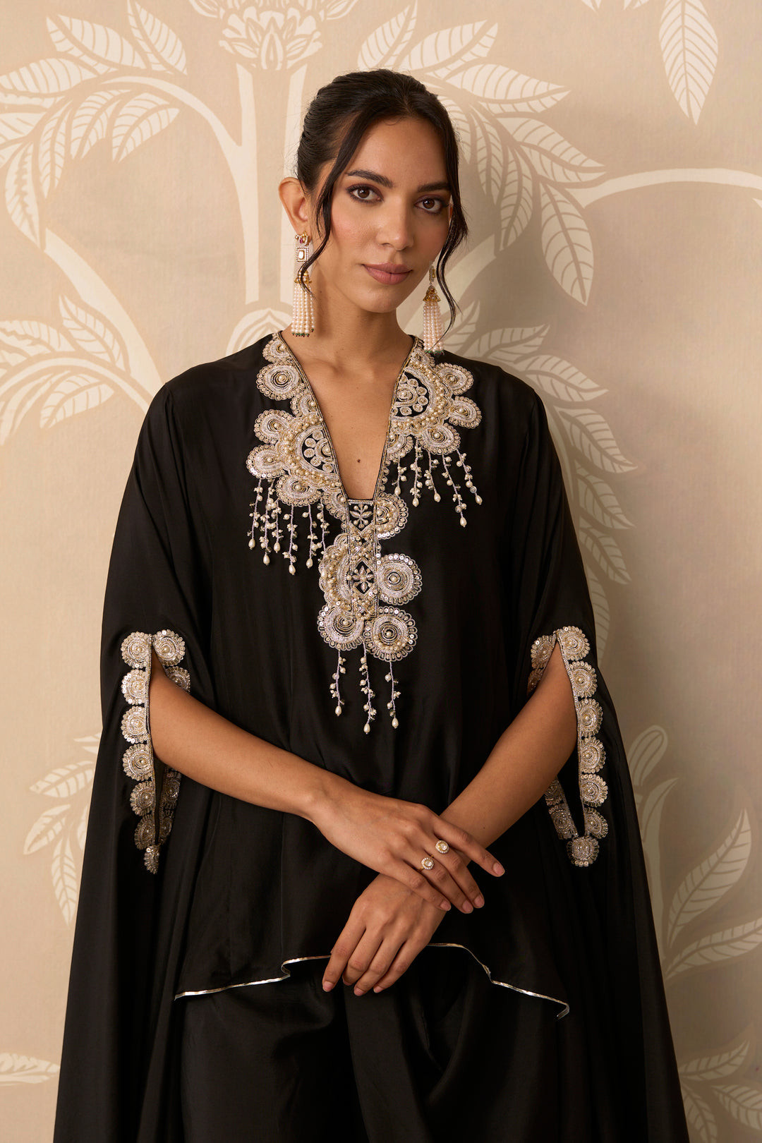Siyahi Cape Set