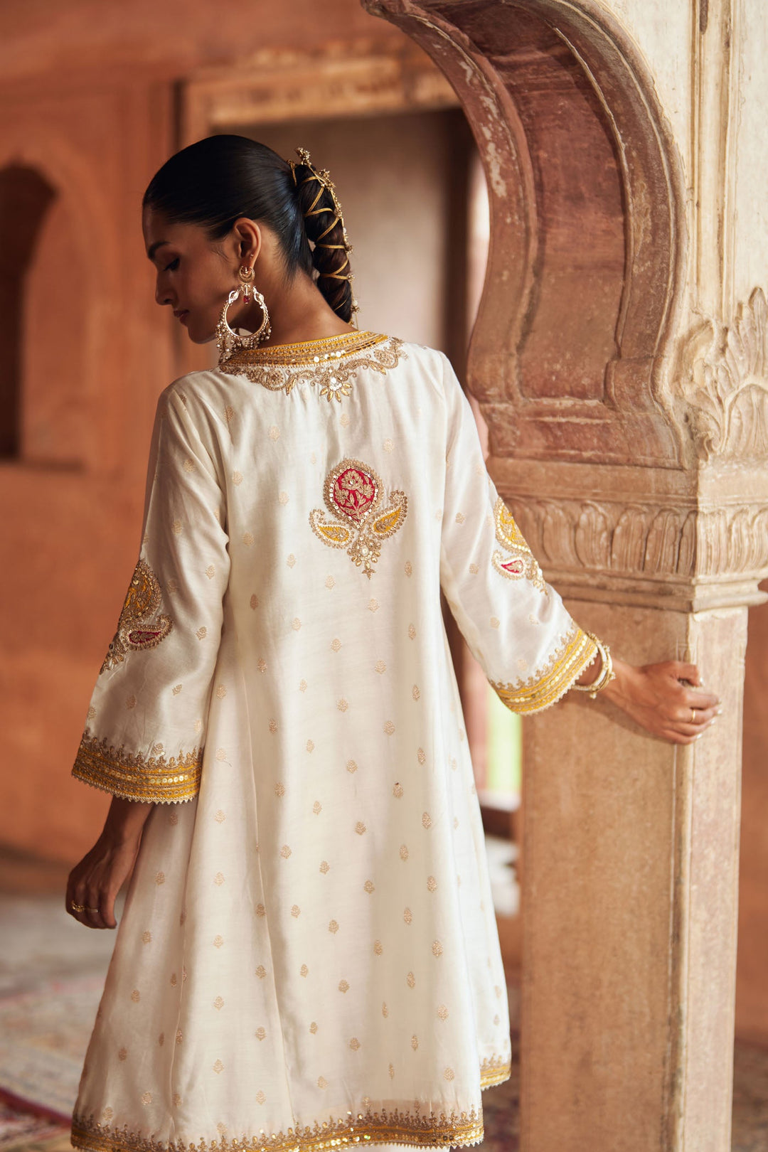 Inaayat - Daisy Ivory Chauga With Salwar