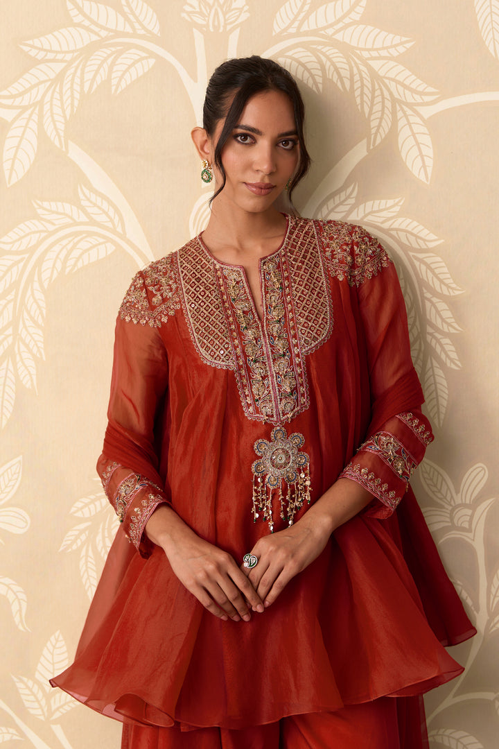 Surkh Kurta Salwar Set