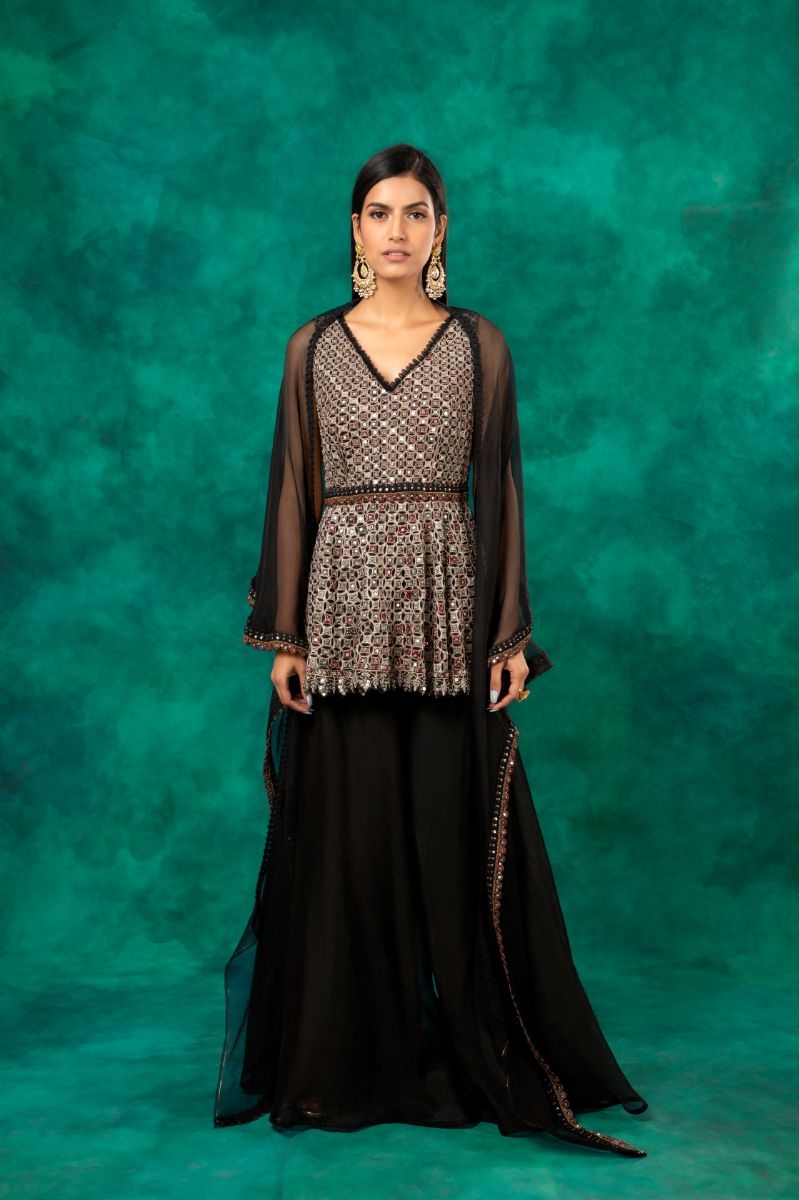 BLACK EMBROIDERED KURTA SET
