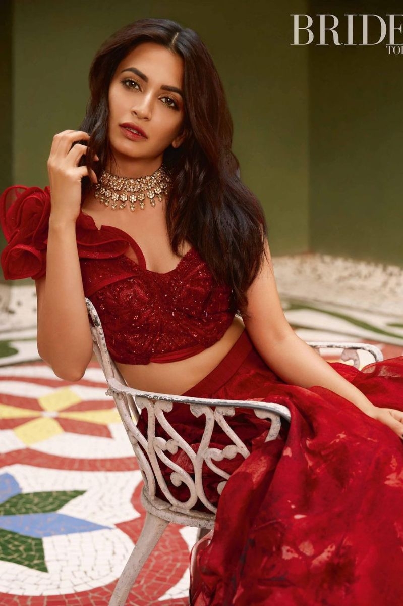 KRITI KHARBANDA - RED ORGANZA GOWN