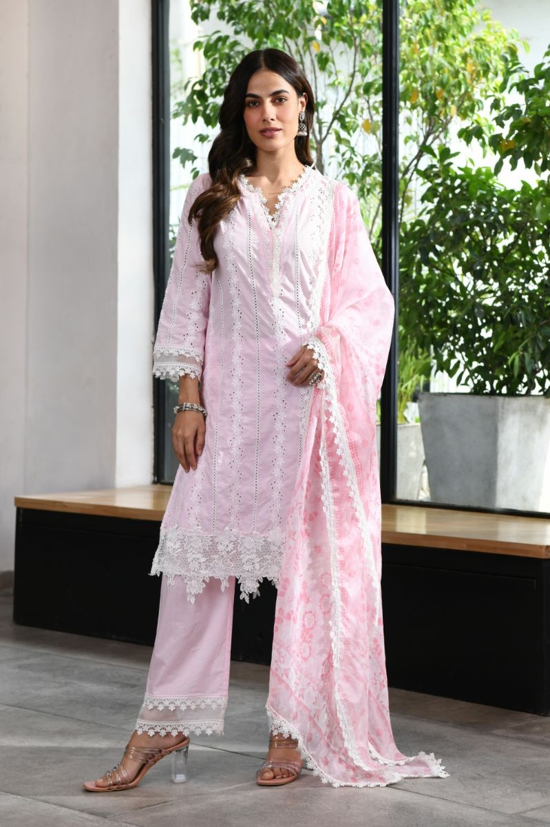 Barnet Kurta with Pants and Organza Wales Dupatta