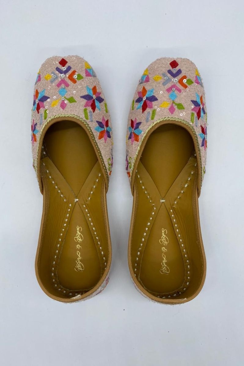 NEO PHULKARI PINK JUTTI