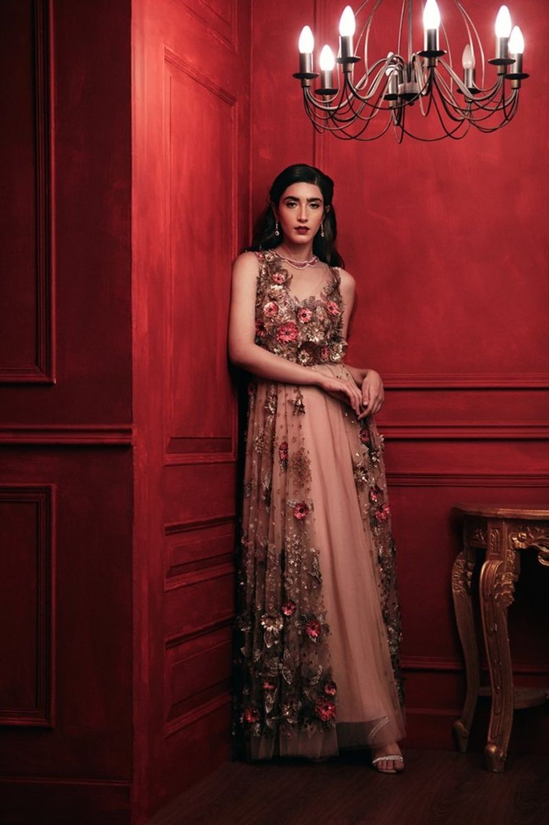 NUDE FLORAL APPLIQUE GOWN