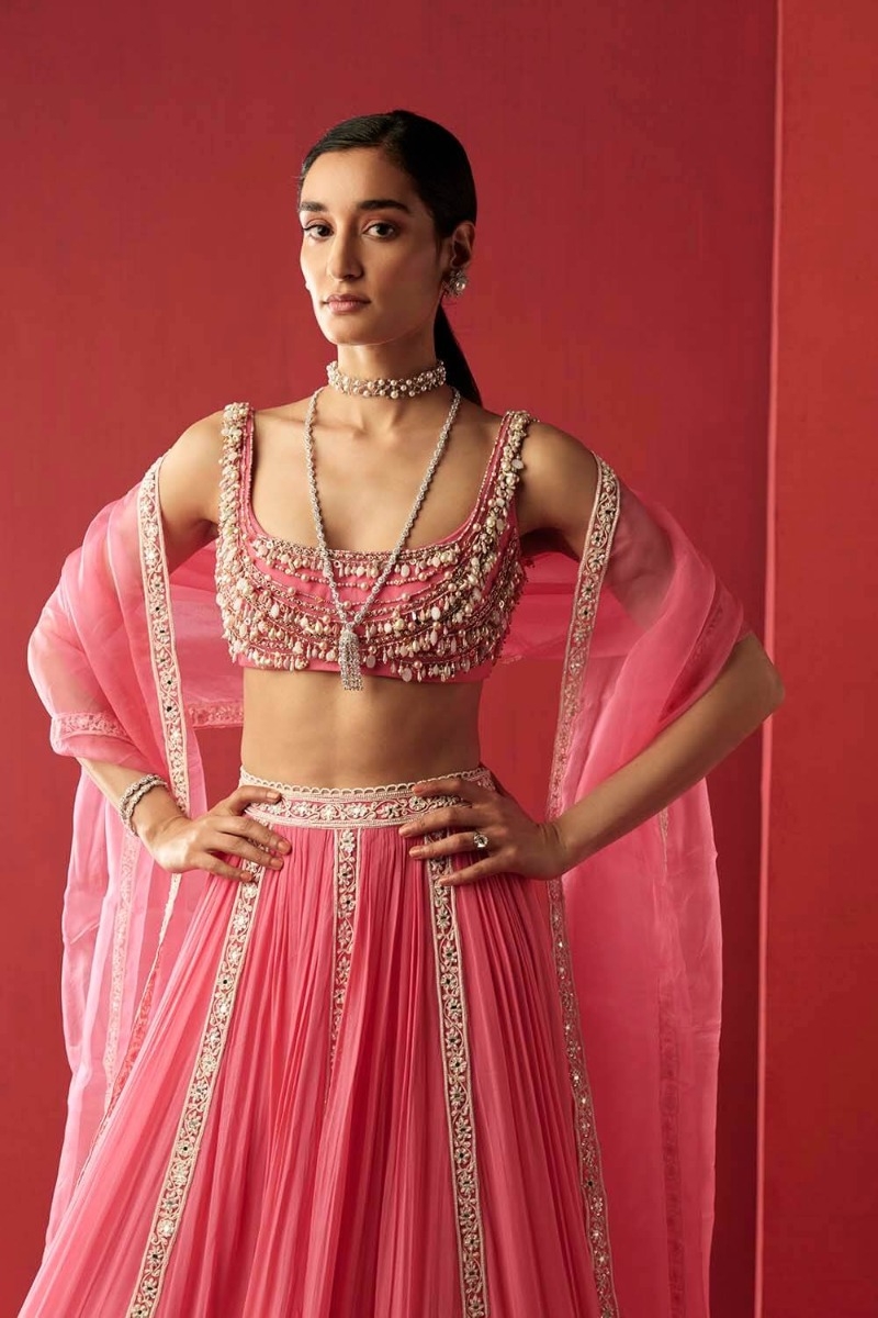 TAVI EMBROIDERED LEHENGA SET