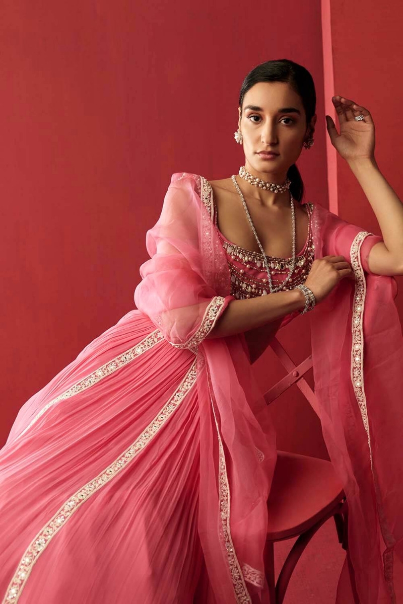 TAVI EMBROIDERED LEHENGA SET