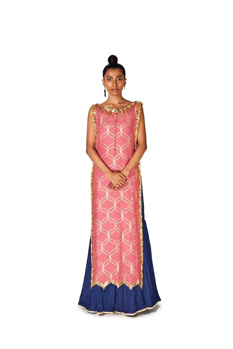 CORAL PINK EMBROIDERED KURTA SET WITH SHARARA